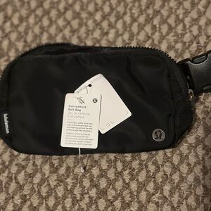 New lululemon belt bag